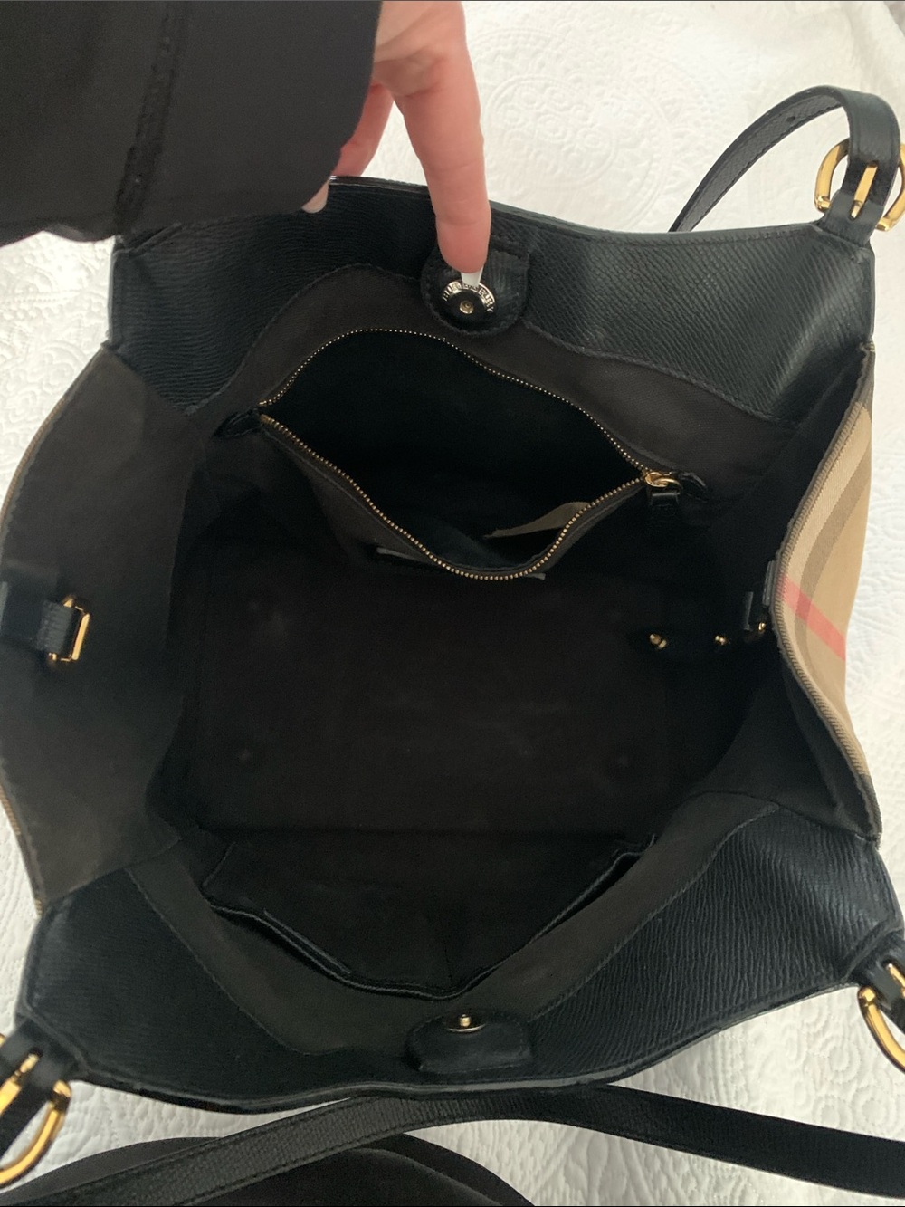 Authentic Burberry Canterbury Tote black leather, check sides - Picture 7 of 16